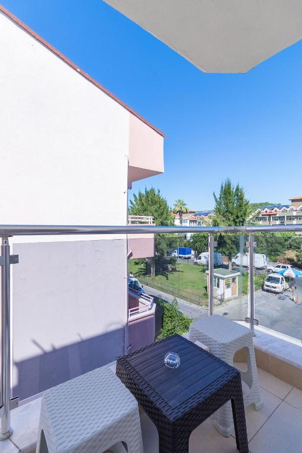 Apartments Near To City Center And Beach 말마리스 외부 사진
